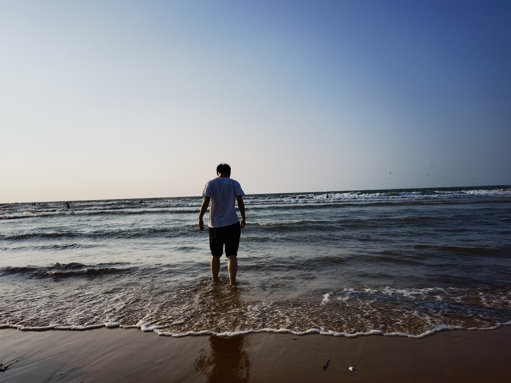 I still remember my first time to see the sea with my own eye, and with my best roomates.